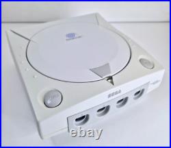Retro Sega Dreamcast console, 2 controllers, 7 game including Sonic Adventures 2 Retro Sega Dreamcast console, 2 controllers, 7 game including Sonic Adventures 2