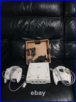 SEGA HKT-3030 Dreamcast Console & Controllers Retro Gaming