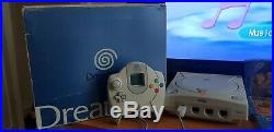 Sega Dreamcast Bundle Boxed. VGC Retro console. 8 Games